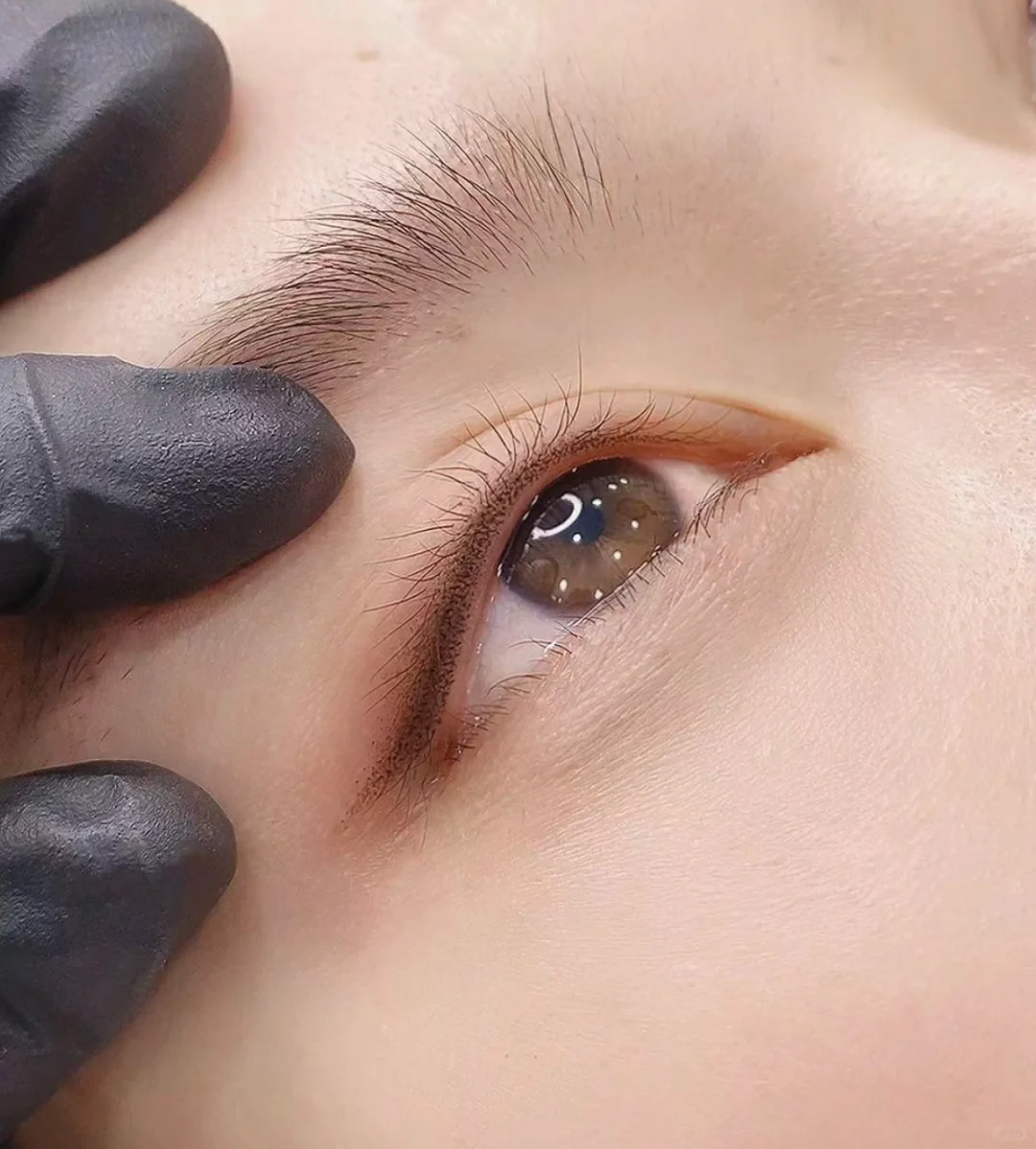 不露痕迹,却让双眼更美。美瞳线的魅力,做了才知道!(图3) image.png